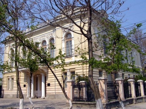 Здание Симферопольского художественного музея, где в 1940-1941 годах располагалась утраченная во время Великой Отечественной войны панорама «Штурм Перекопа»