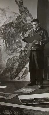 Марат Самсонов за работой над диорамой «Штурм Перекопа» в Студии военных художников имени М.Б. Грекова. 1962 год